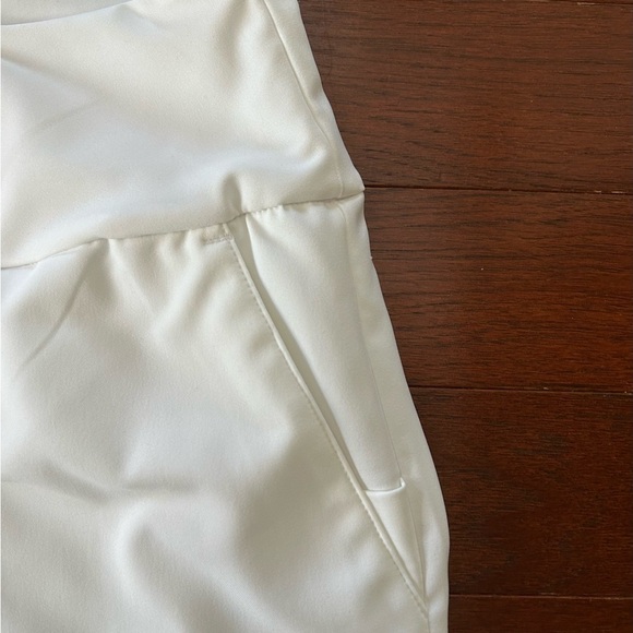 New Adidas Women's Solid Golf Skorts Skirt Shorts White Size large pockets - Picture 5 of 9